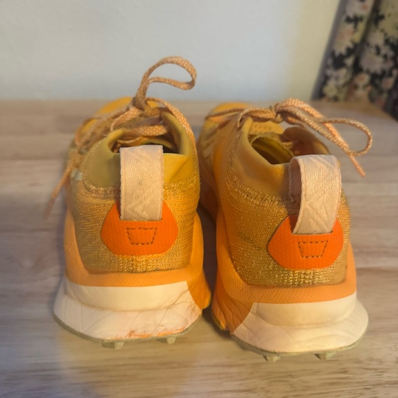 NIKE ZoomX Zegama Trail Sundial Melon Running Shoe Sneaker - Picture 4 of 8